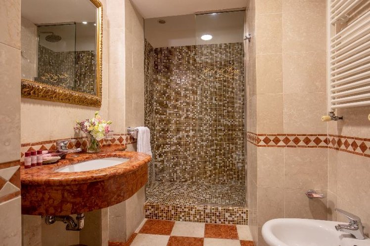 DOUBLE ECONOMY Room