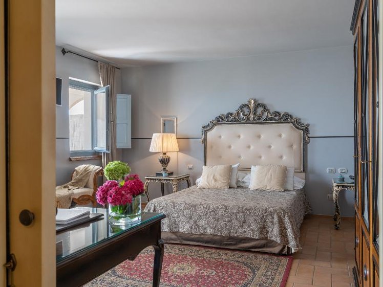 DOUBLE DELUXE SEA VIEW Room
