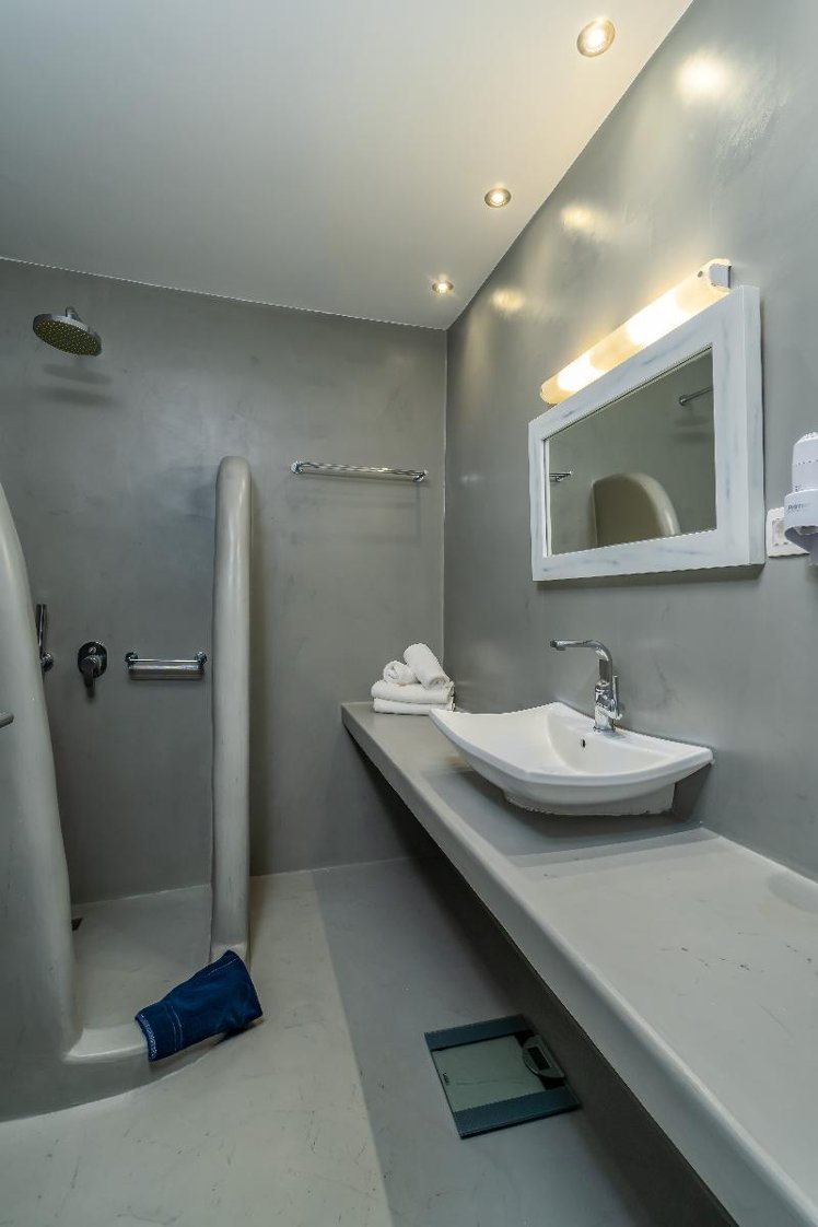 Double or Twin DELUXE Room