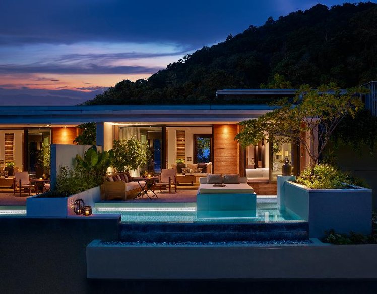 HOUSE PARTIAL OCEAN VIEW KING BED Room