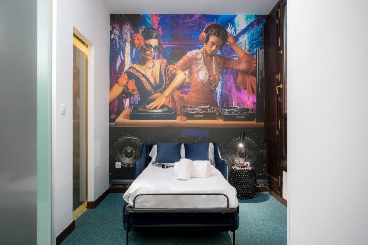 TRIPLE WITH BALCONY Room