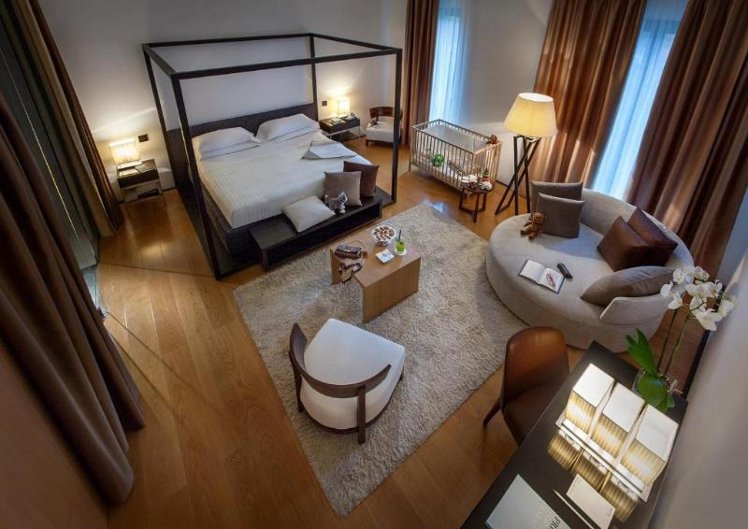 DOUBLE KING SIZE BED Room