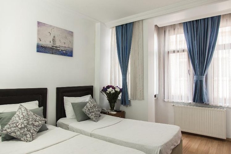 TRIPLE STANDARD Room