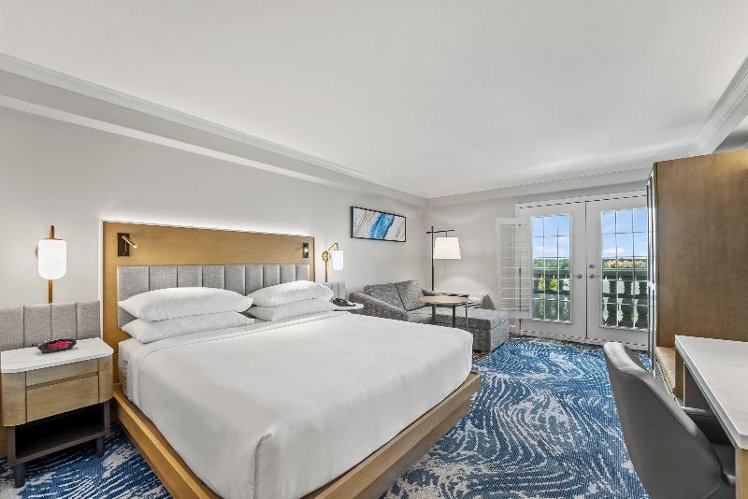 DOUBLE PREMIUM KING BED Room