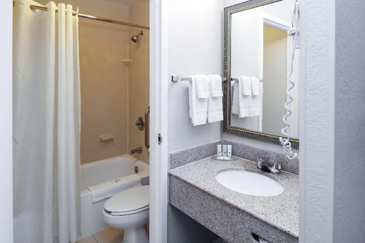 Quality Inn Miami Airport