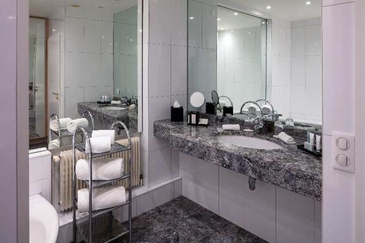 DOUBLE SUPERIOR Room