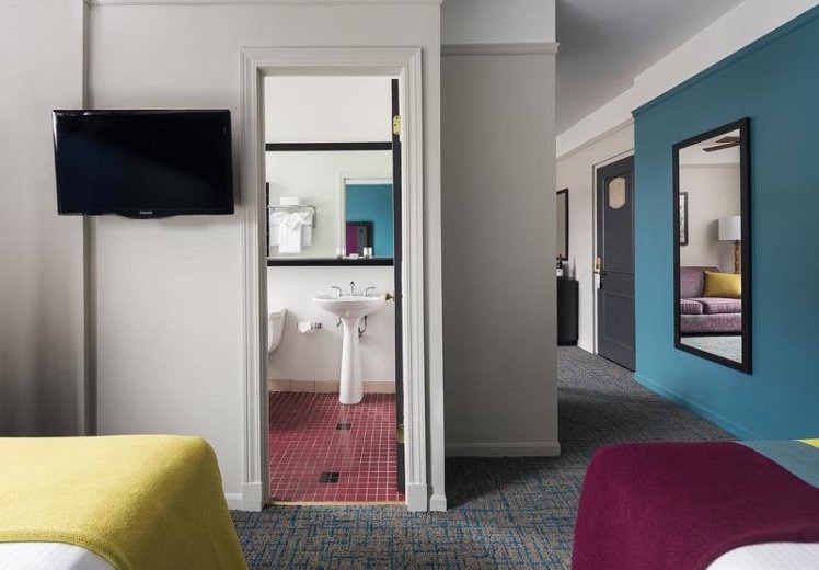 SUITE TWO DOUBLE BEDS Room