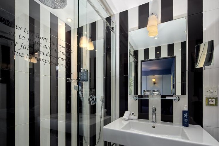 DOUBLE STANDARD Room