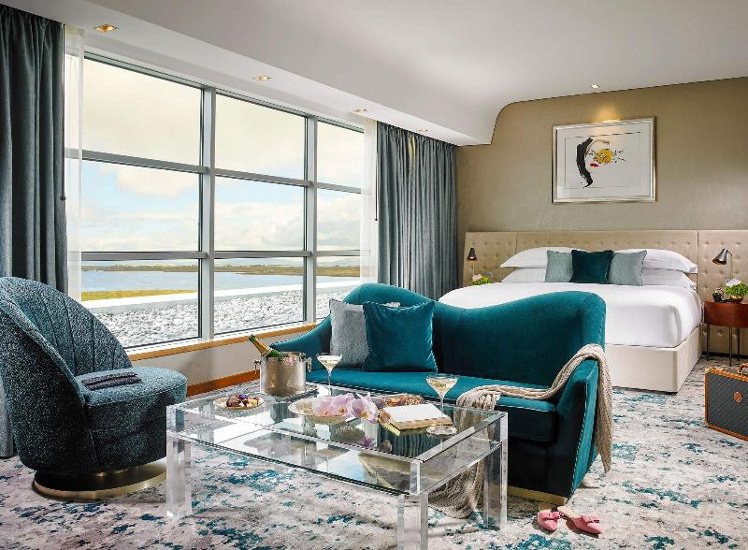 SUITE LAKE VIEW Room