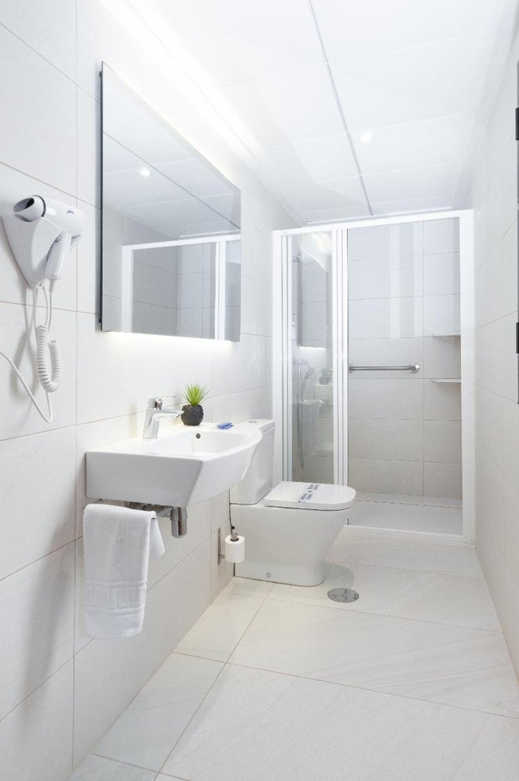 DOUBLE SINGLE USE STANDARD Room