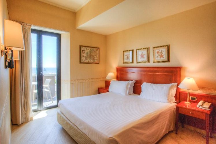 DOUBLE SINGLE USE SUPERIOR Room