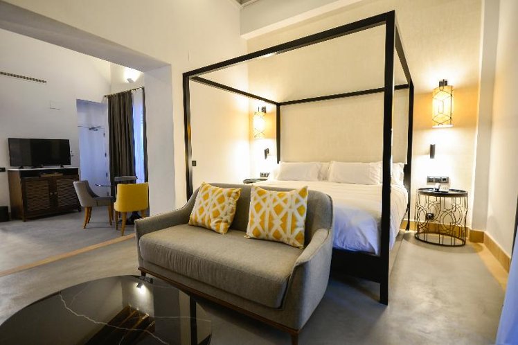 JUNIOR SUITE KING SIZE BED Room