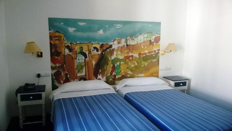 SINGLE STANDARD Room