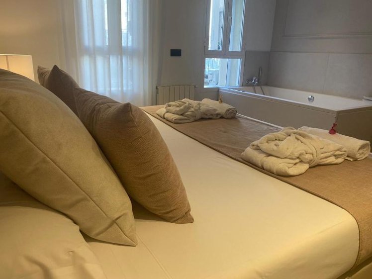 Double or Twin DELUXE Room