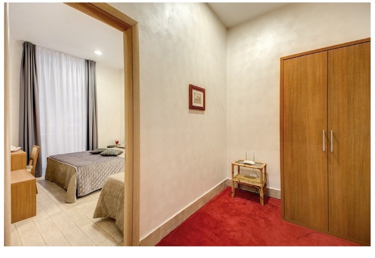 TRIPLE STANDARD Room