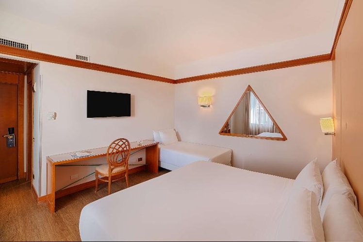 TRIPLE STANDARD Room