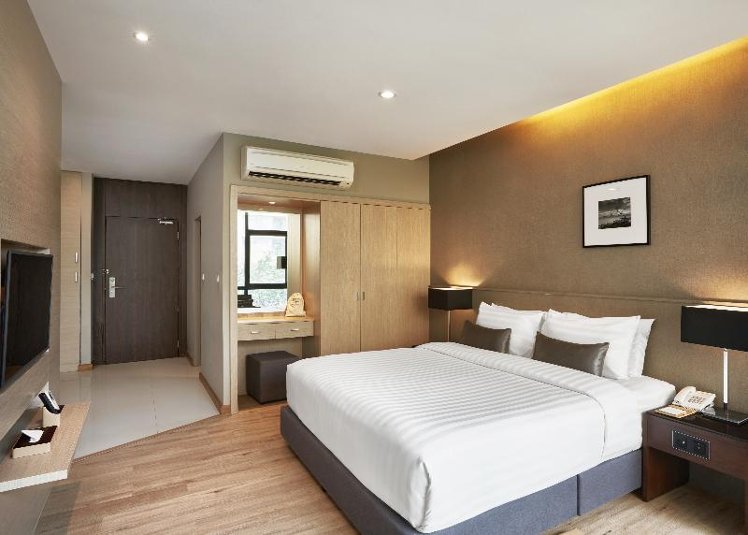 DOUBLE DELUXE POOL VIEW Room
