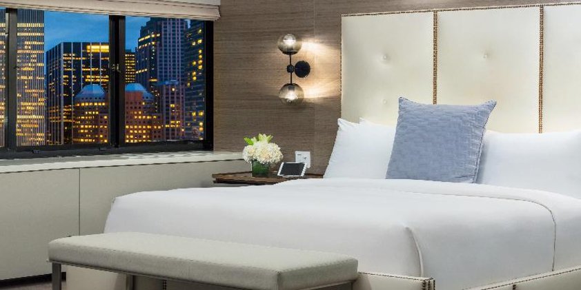 SUITE KING SIZE BED Room