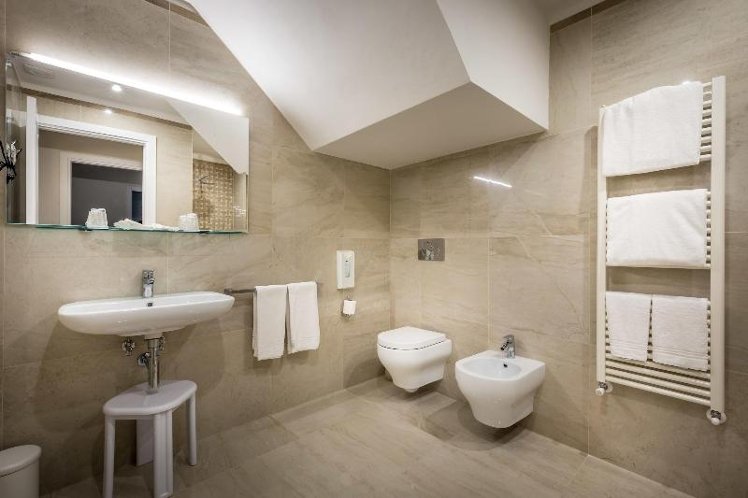 TWIN DELUXE Room