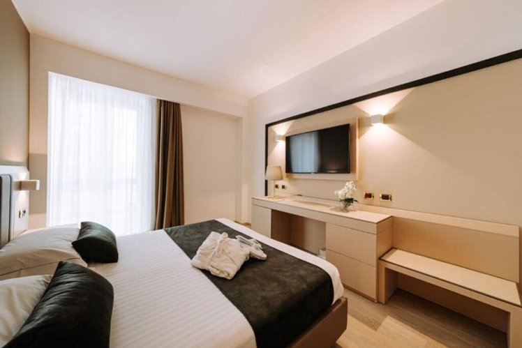 DOUBLE STANDARD Room
