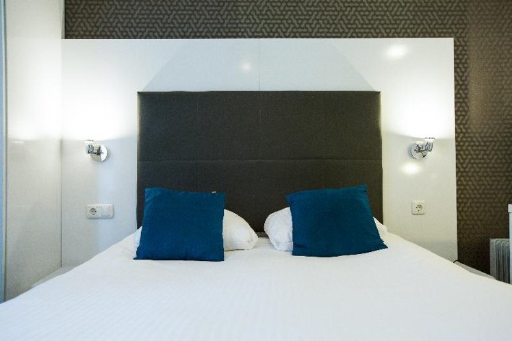 DOUBLE STANDARD Room