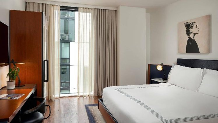 DOUBLE KING SIZE BED Room