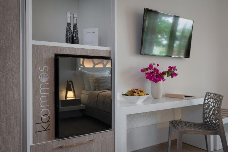 DOUBLE WITH JACUZZI Room