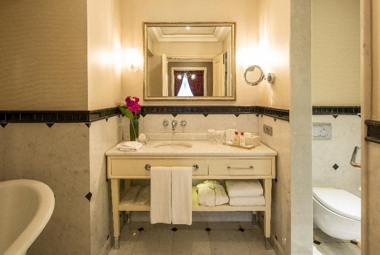 TWIN DELUXE SEA VIEW Room