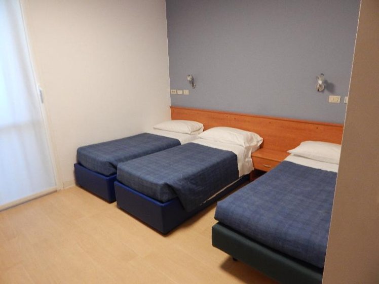 TRIPLE STANDARD Room