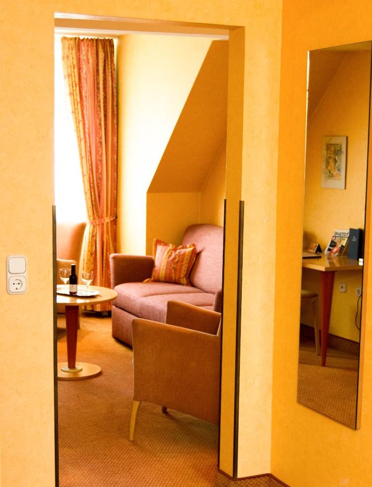 JUNIOR SUITE STANDARD Room