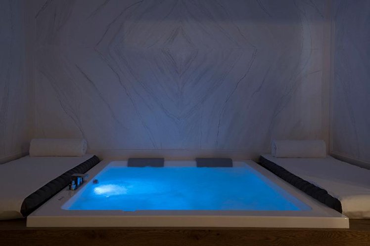 APARTMENT WITH JACUZZI Room