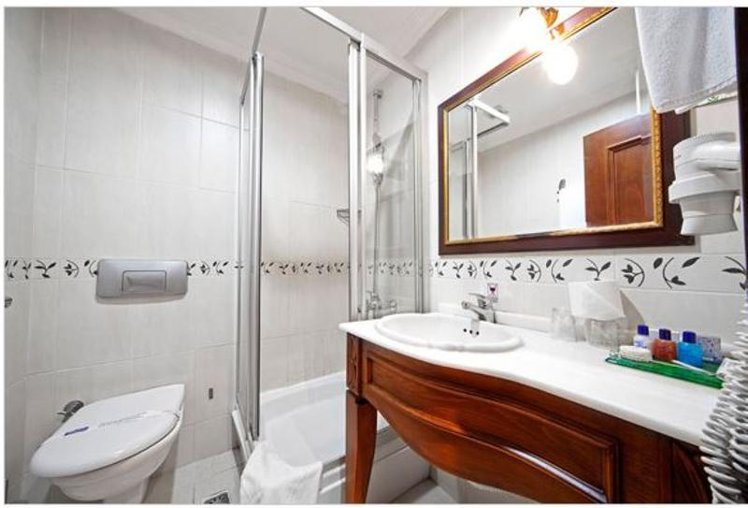Azade Hotel