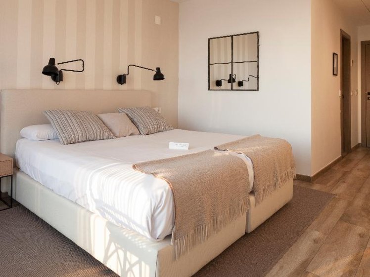 Double or Twin DELUXE OCEAN VIEW ONE BEDROOM Room