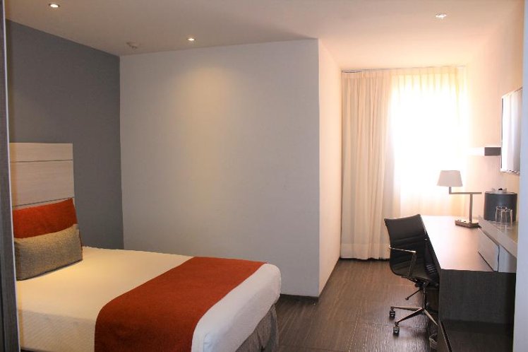 DOUBLE KING SIZE BED Room