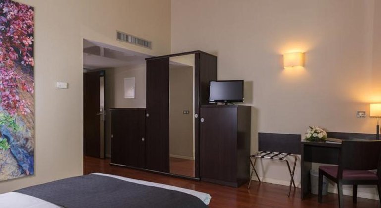 DOUBLE SINGLE USE STANDARD Room