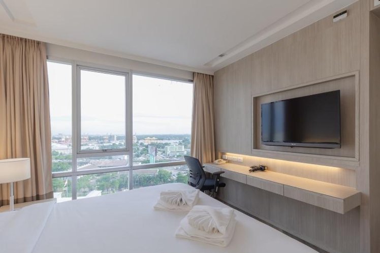 SUITE KING BED WITH JACUZZI Room