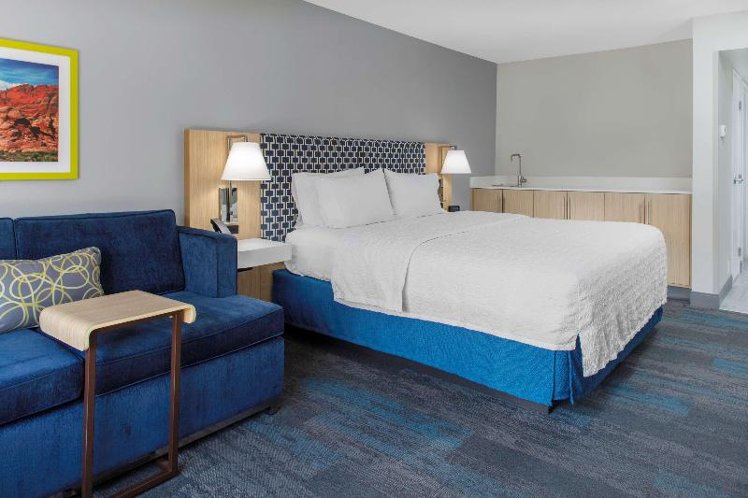 DOUBLE KING SIZE BED Room