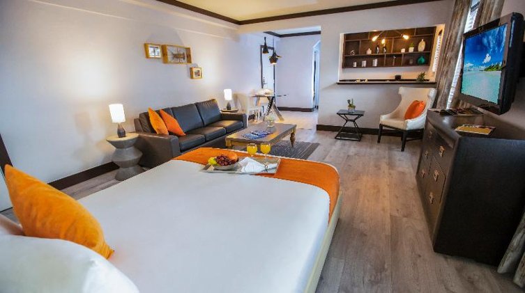 STUDIO QUEEN SIZE BED Room