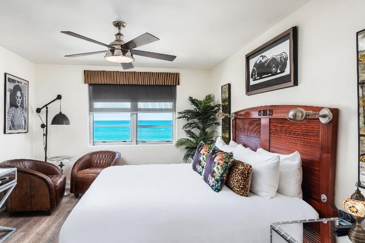 DOUBLE OCEAN VIEW KING BED Room