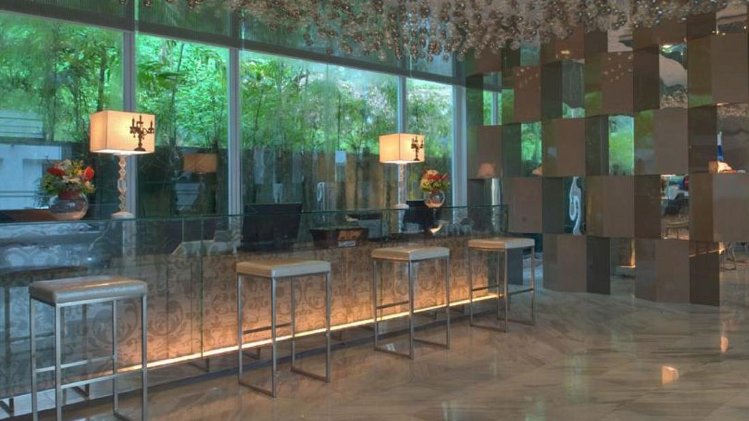 Damas Suites & Residences
