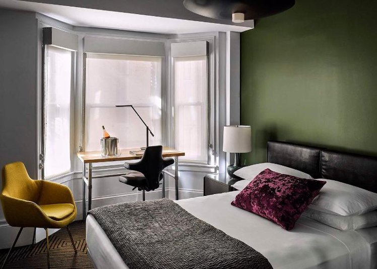 DOUBLE DELUXE KING BED Room