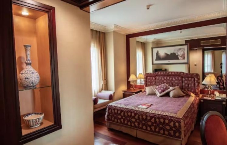 FAMILY ROOM CAPACITY 4 Room