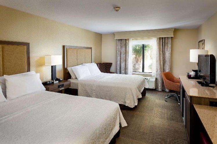 DOUBLE TWO DOUBLE BEDS Room