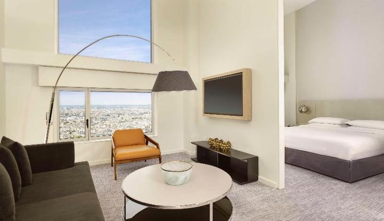 SUITE KING SIZE BED Room