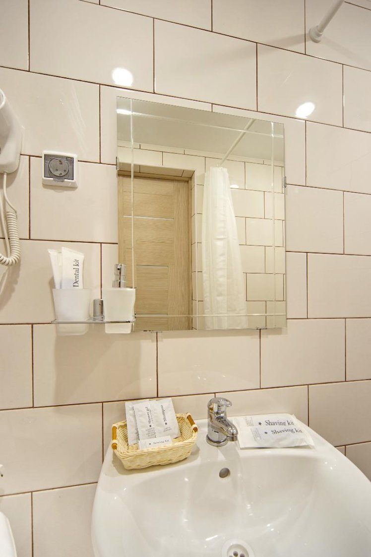 DOUBLE SINGLE USE STANDARD Room