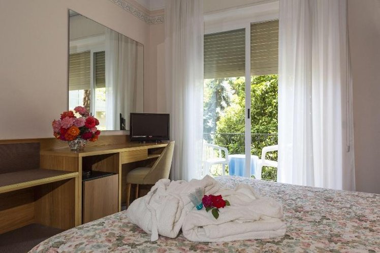 DOUBLE STANDARD Room