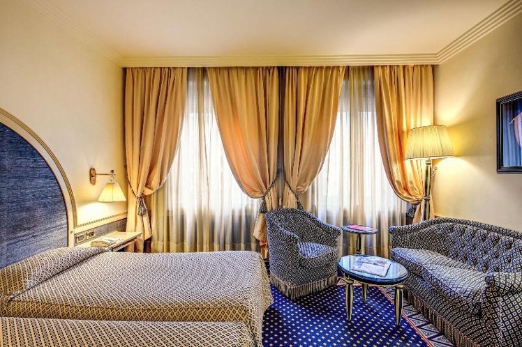 DOUBLE ONE BED Room