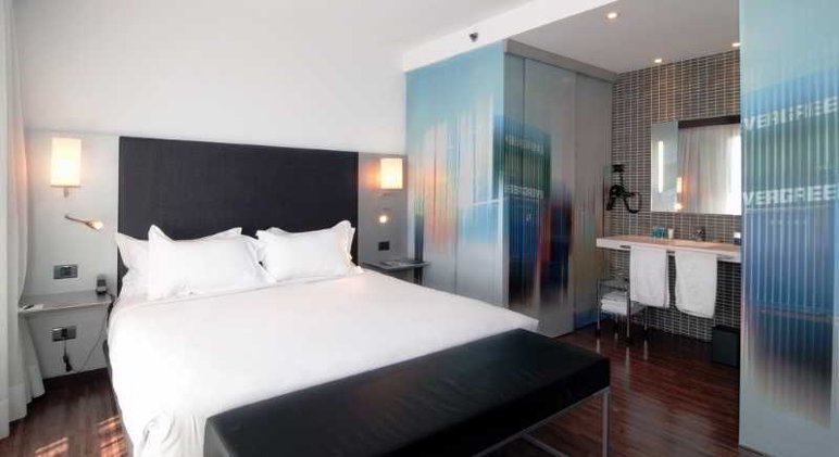 DOUBLE SINGLE USE STANDARD Room