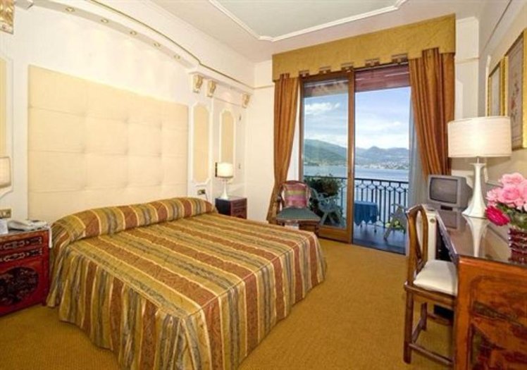 Double or Twin DELUXE Room