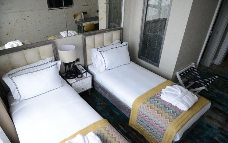 SINGLE STANDARD Room
